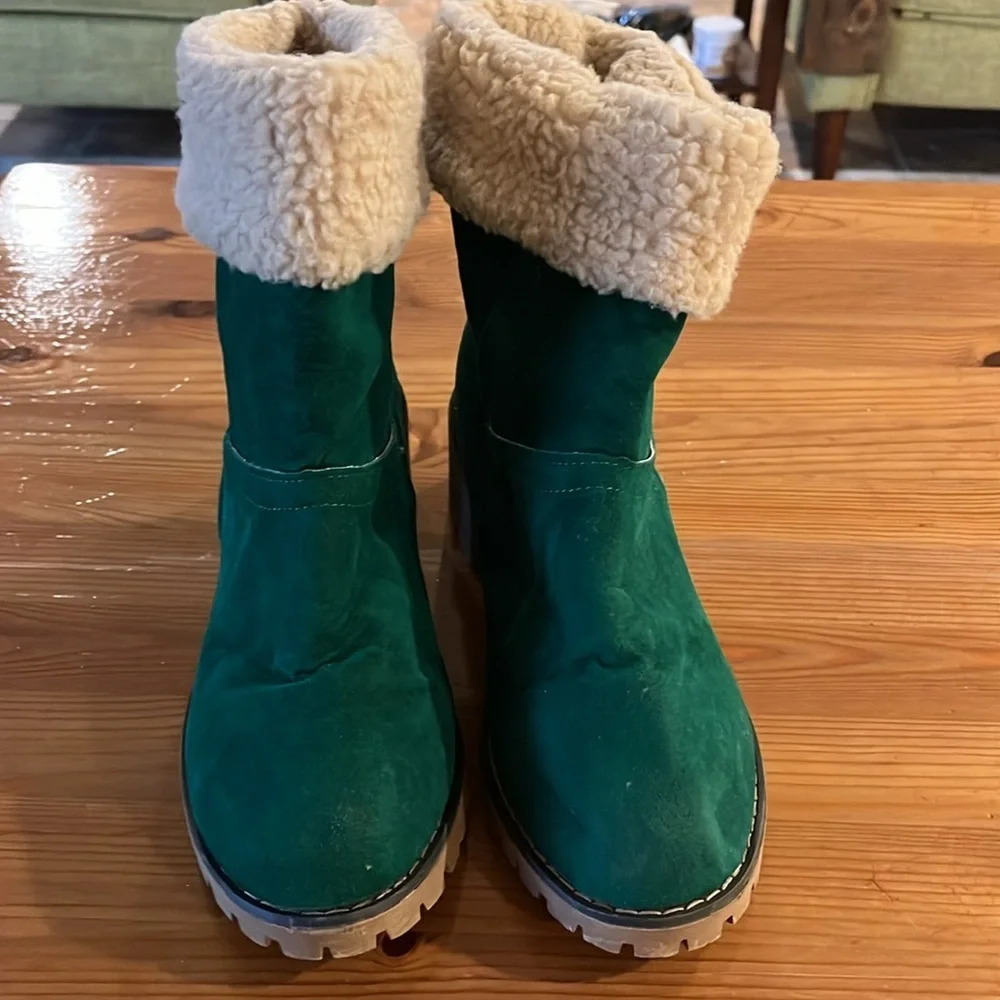 Chunky Heeled Suede Kelly Green Chelsea Winter Boots Size. 41 - Picture 2 of 9